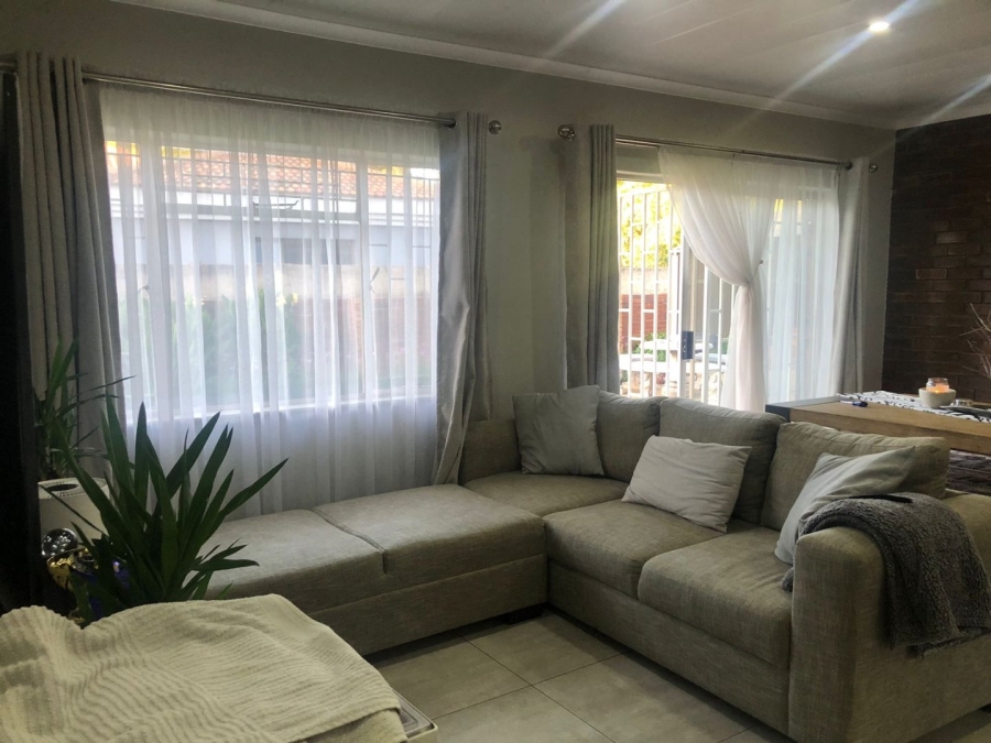 To Let 3 Bedroom Property for Rent in Pellissier Free State